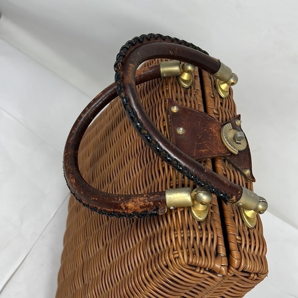 Vintage 1960s Equestrian Novelty Wicker and Leather Structured Handbag - Picture 8 of 16